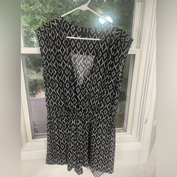 Banana Republic Black and White Romper - Picture 2 of 8